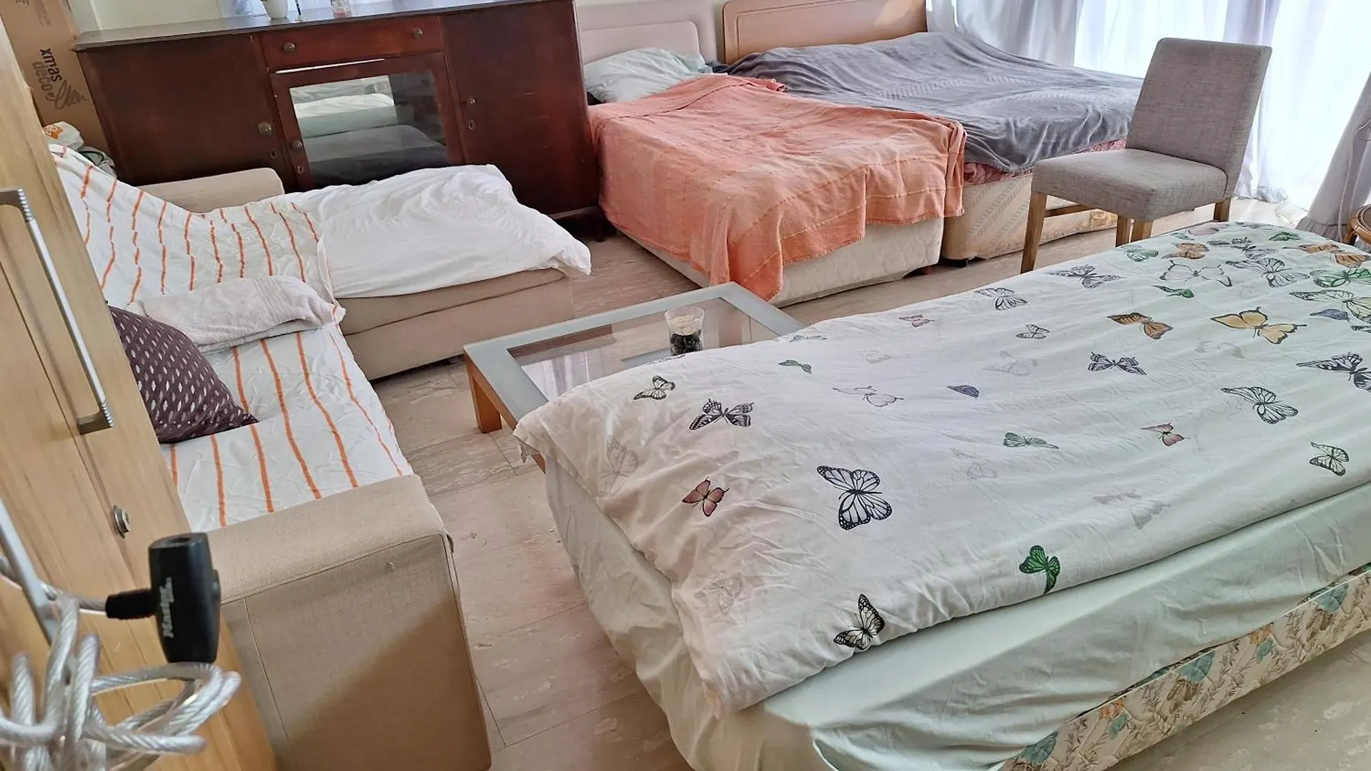 Big Room With Private Toilet In Villa In Quite Area Of Larna A Larnaca Homestay